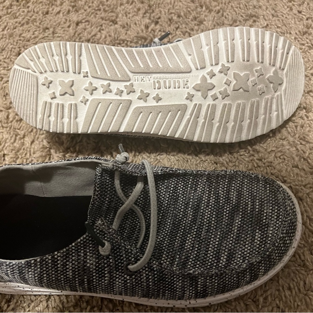 Women’s Hey Dude size 8